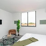 King Bed Brand New Oasis Minutes To Brickell