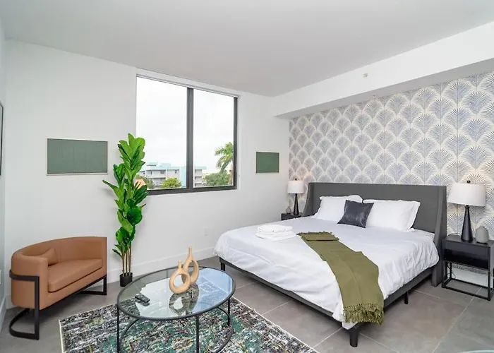 King Bed Brand New Oasis Minutes To Brickell