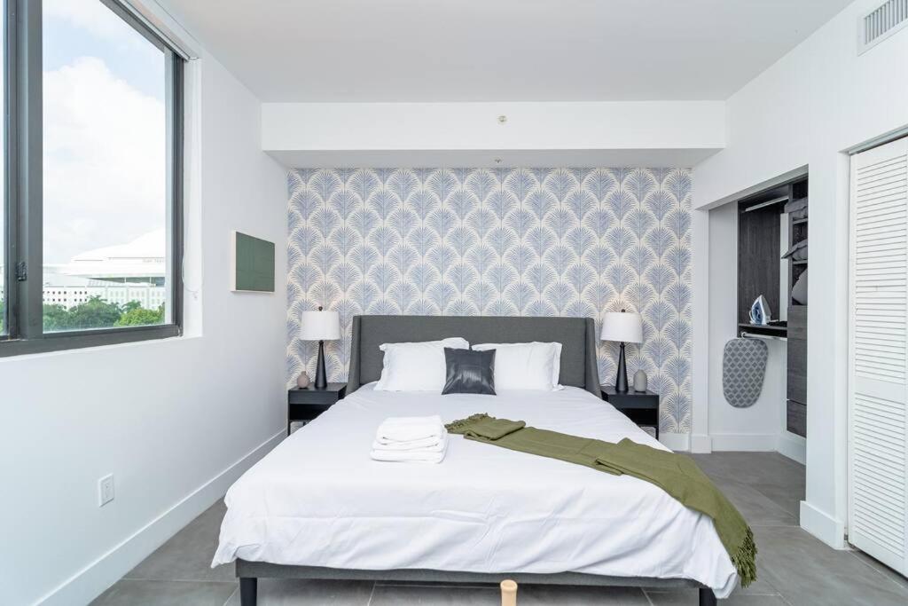 King Bed Brand New Oasis Minutes To Brickell Apartment Miami