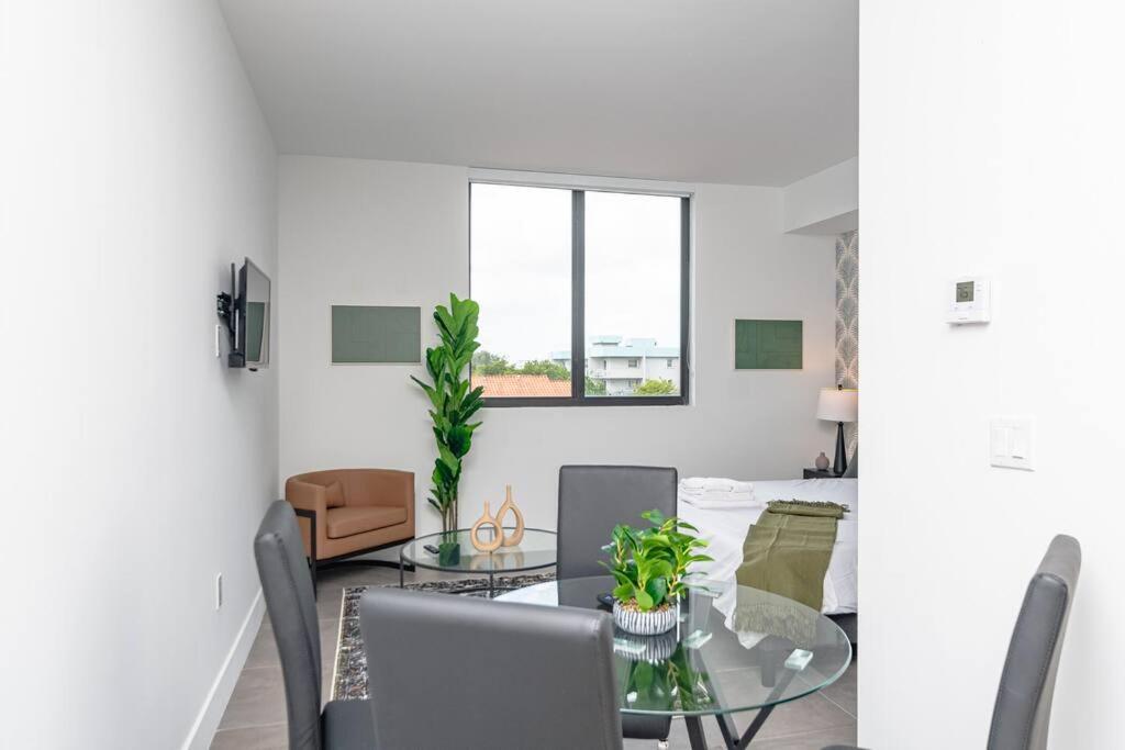King Bed Brand New Oasis Minutes To Brickell Apartamento Miami